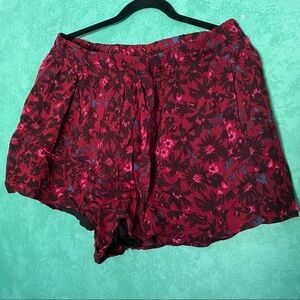 Splendid maroon floral‎ shorts XL